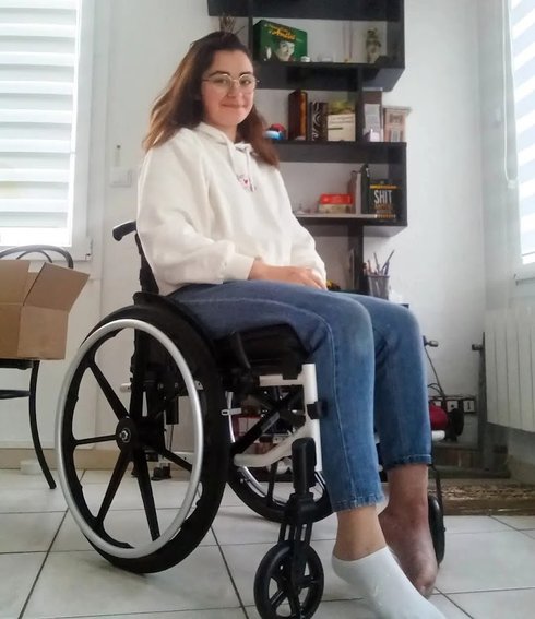 Zoé Réveillon en fauteuil pendant sa blessure