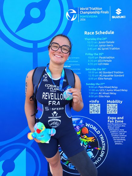 Zoé Réveillon avec sa médaille d’argent aux Championnats du Monde